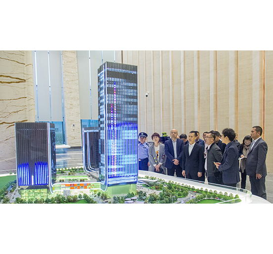 深圳市南山区区长曾湃率队调研ag亚娱集团(Asia Gaming)城