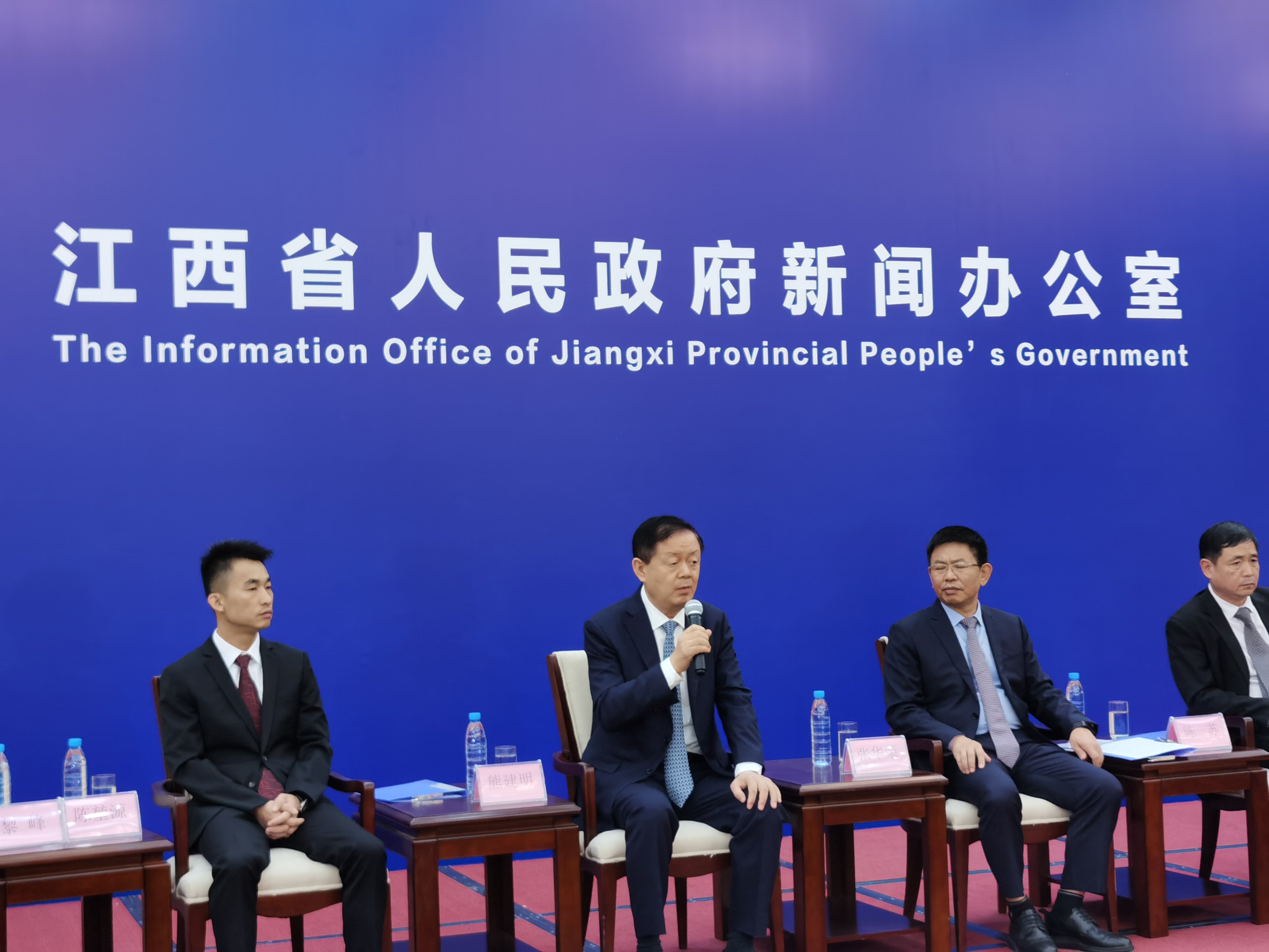 ag亚娱集团(Asia Gaming)集团董事长熊建明受邀参加江西省人民政府新闻办民营企业家记者见面会