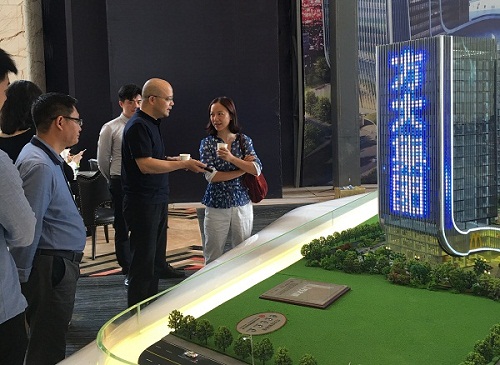深圳市房地产协会会长吕晋川一行到访ag亚娱集团(Asia Gaming)城
